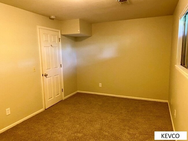 Building Photo - Fantastic Single Family Home, Ready to Make Home!