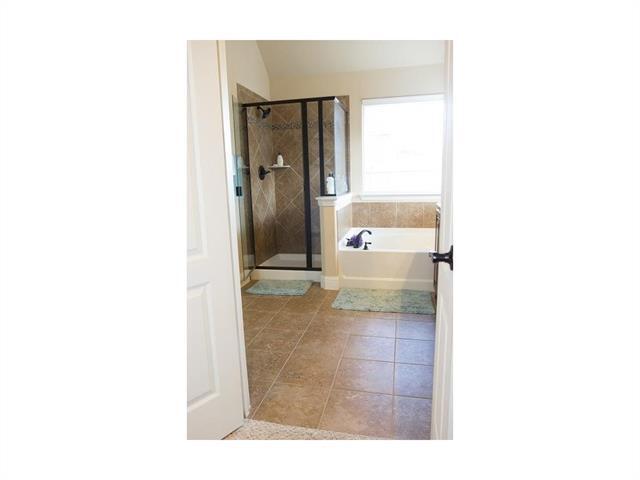 Building Photo - 4307 Oak Bluff Dr