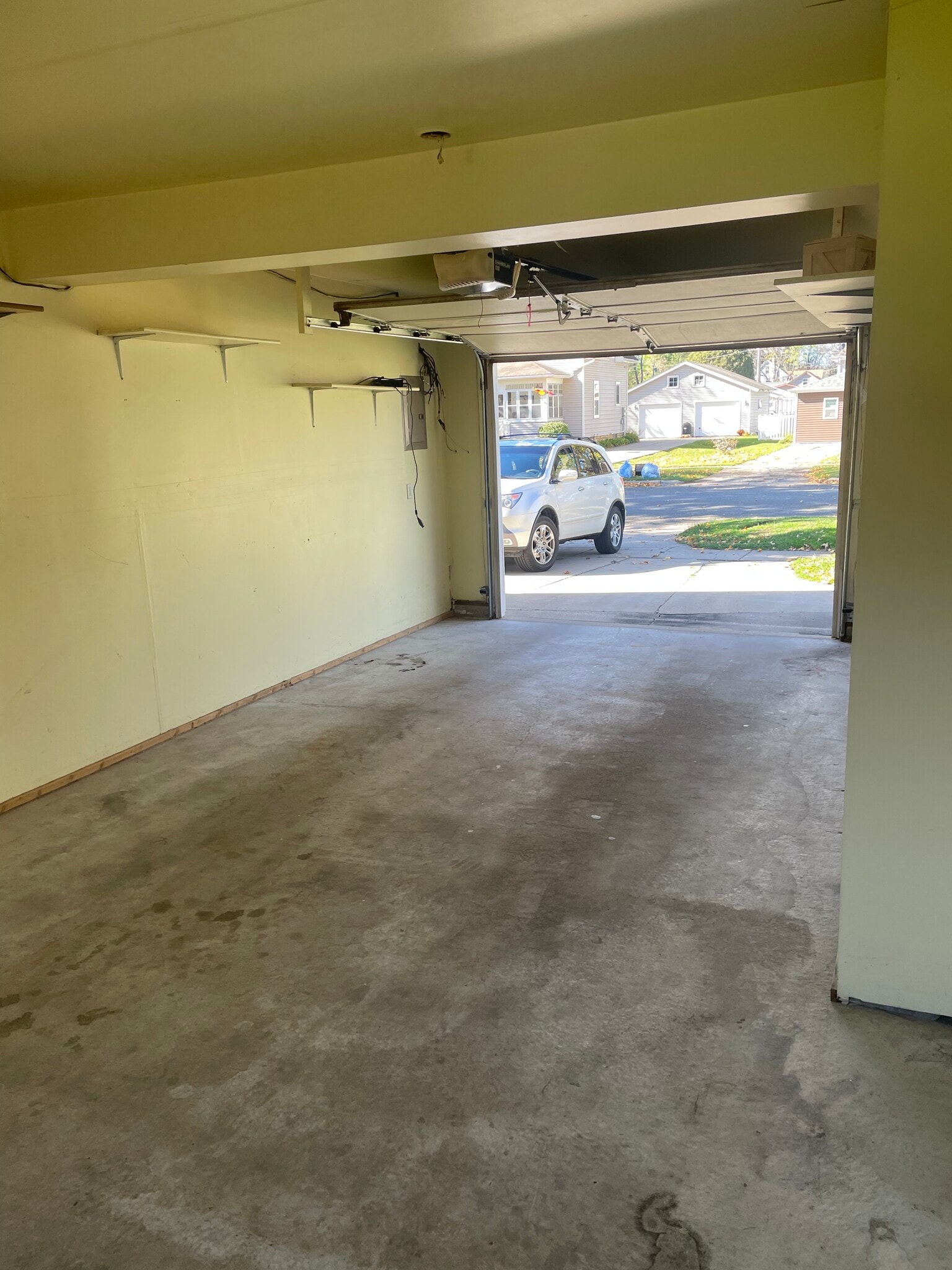 Garage - 16988 N 7th St