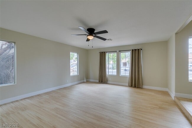 Building Photo - 821 Long Branch Dr