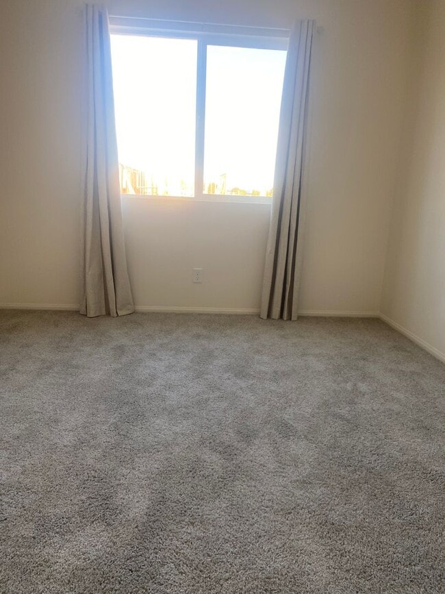 Building Photo - brand-new with two car garages, four bedro...