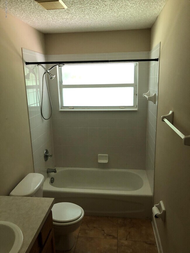 Building Photo - 2551 Coachman Lakes Dr