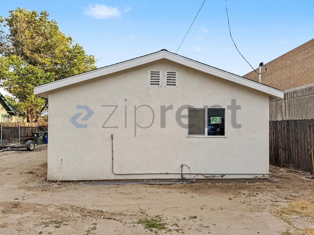 Building Photo - Unit 874