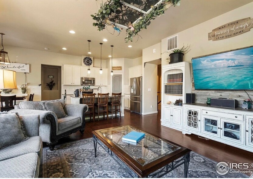 Building Photo - 882 Jenny Ln