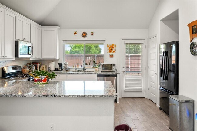 Building Photo - 128 Riverhill Dr