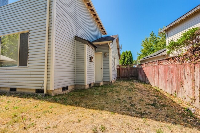 Building Photo - 31624 12th Pl SW