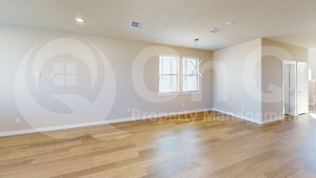 Building Photo - 714 Melody Hl Dr