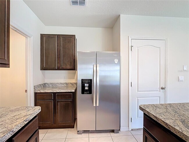 Building Photo - 1808 Post Oak Dr