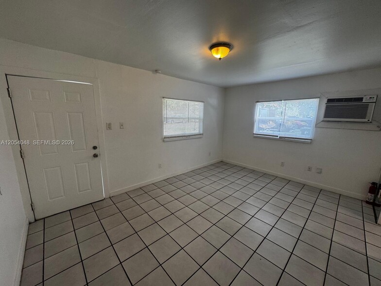 Building Photo - 1354 SW 26th Ave