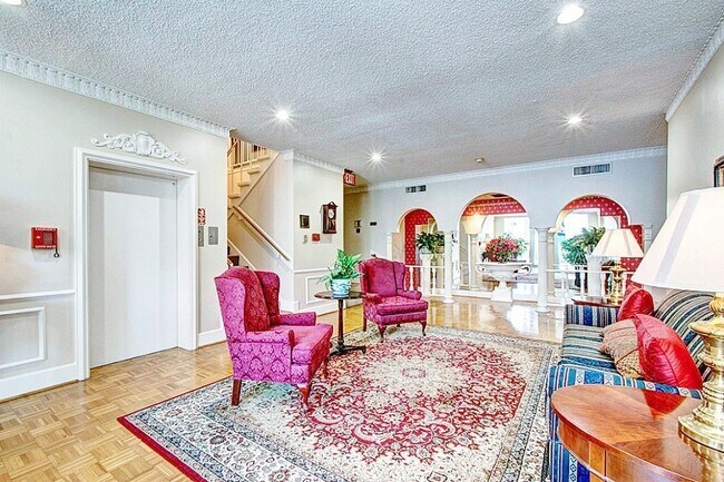 Building Photo - 2701 Bellefontaine