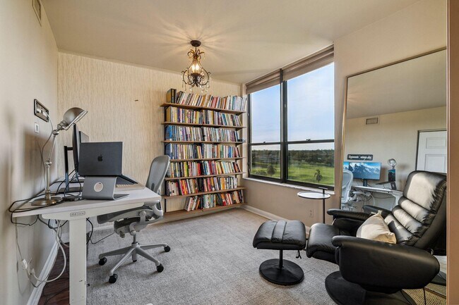 Building Photo - 7217 Promenade Dr