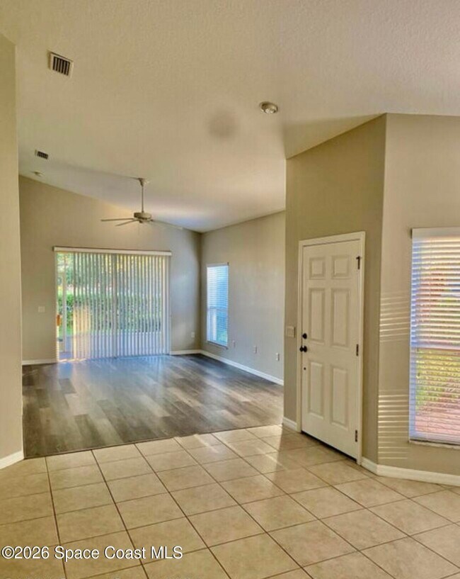 Building Photo - 2974 Savoy Dr