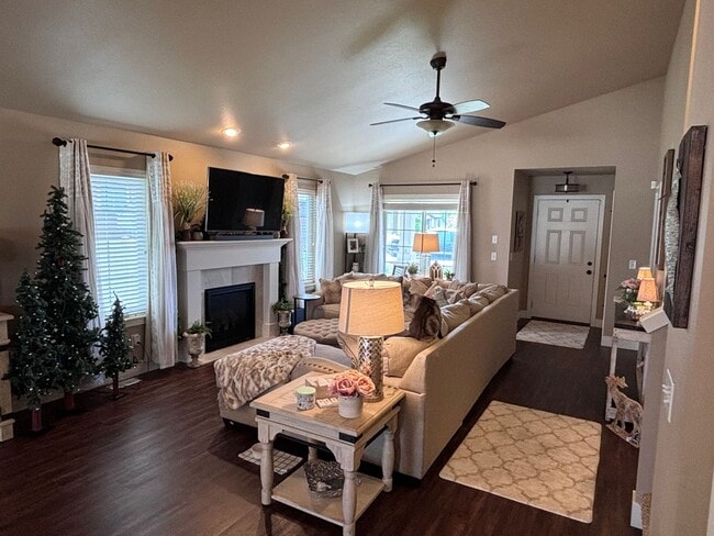 Building Photo - Beautiful West End Home