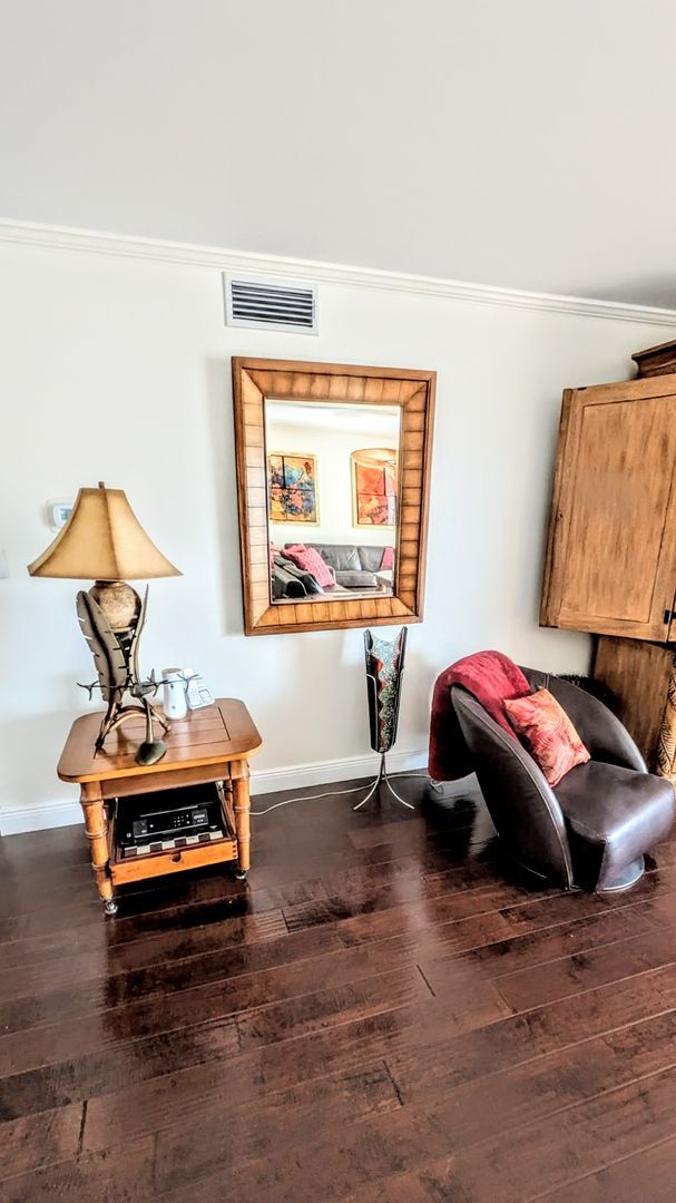 Building Photo - SEASONAL 2/2 coastal-inspired luxury condo with bay view, and boat slip