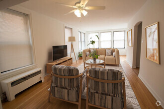 Building Photo - 5337 S. Hyde Park Boulevard