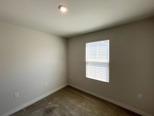 Building Photo - Charming 3BD, 2BA Fuquay Varina Home with ...