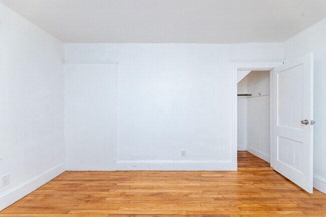 Building Photo - 5 Chauncy St