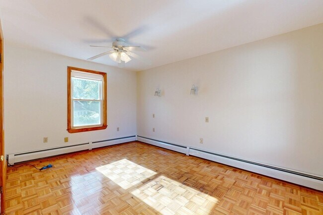 Building Photo - 58 Teel St