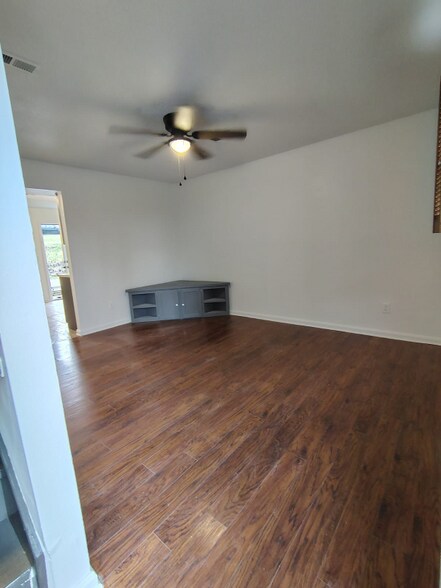 Building Photo - 704 S 2nd St