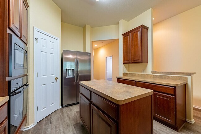 Building Photo - 7414 W Magic Mountain Ln