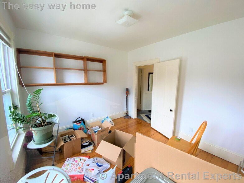 Building Photo - 250 Beacon St