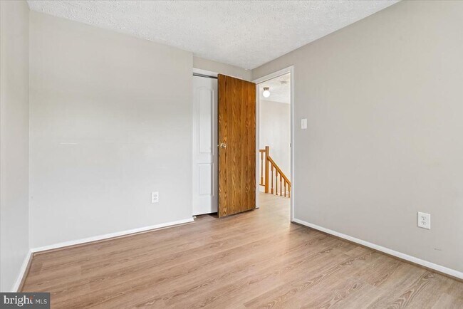 Building Photo - 5913 Spruce Run Ct