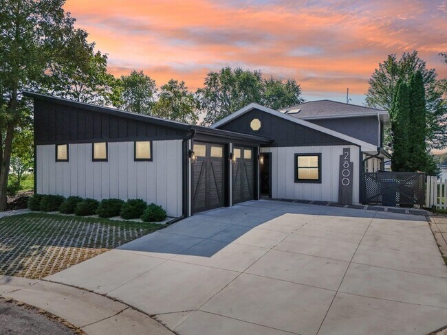 Building Photo - 2800 Tomahawk Ct