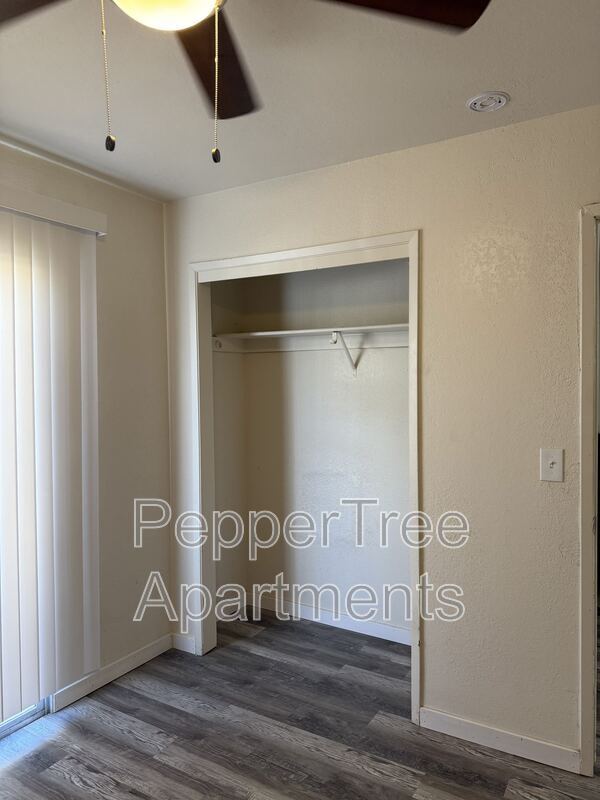 Building Photo - 720 E Elm Ave