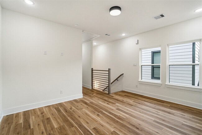 Building Photo - 4661 Phlox St