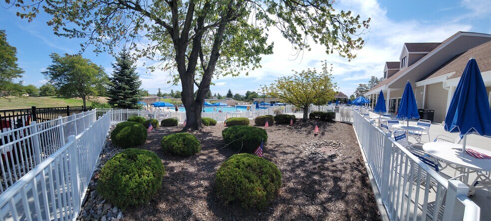 swimming pool - 174A Concordia Cir