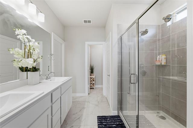 Building Photo - 2417 Mankato Dr