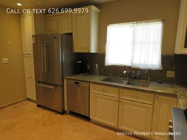 Building Photo - 1212 N Story Pl