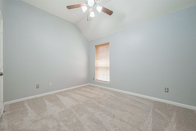 Building Photo - 6015 Hewes Point Ln