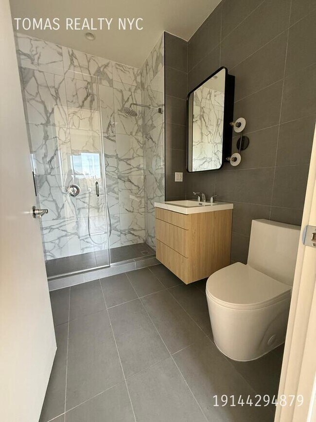 Building Photo - 3103 Sedgwick Ave