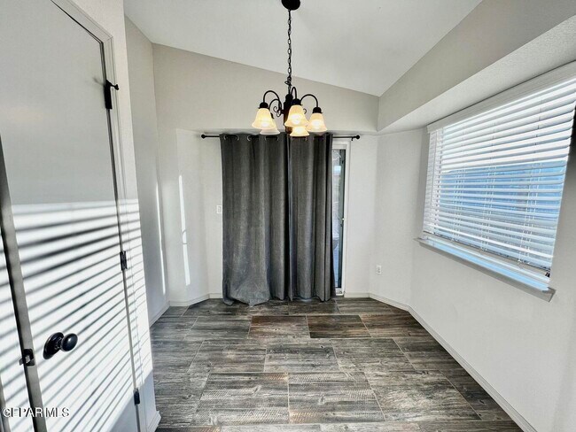 Building Photo - 10148 Red Vly