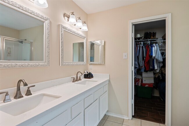 Building Photo - 13601 Trail Meadow Ln