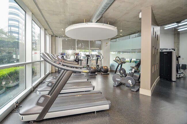 Building Photo - 1901 Post Oak Blvd