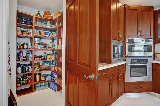 Building Photo - 516 Hendricks Isle