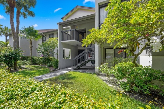 Building Photo - 11223 Pond View Dr