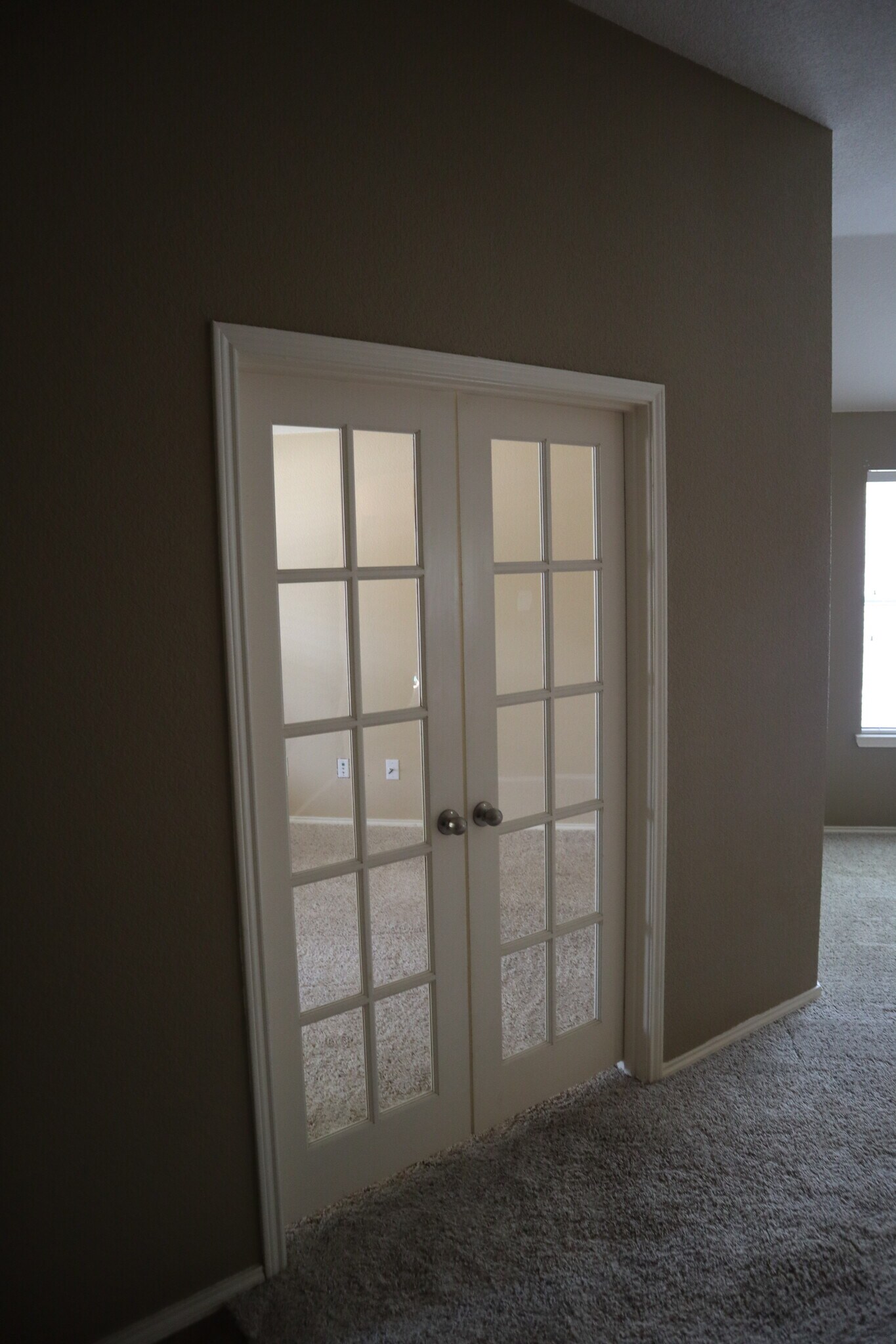 Building Photo - 1000 Warbler Ln