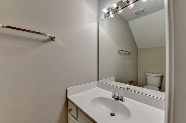 Building Photo - 4020 Edgecomb Dr