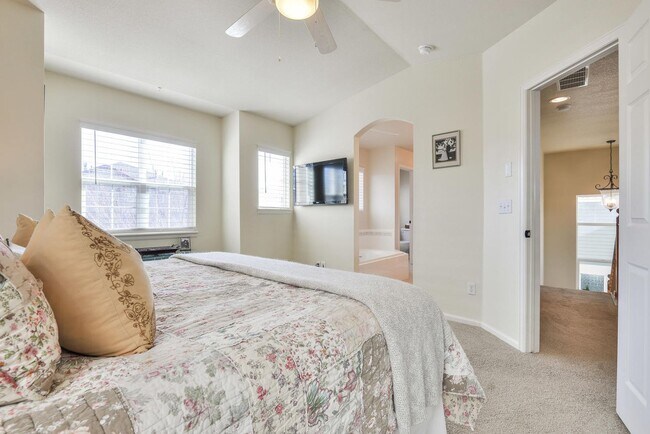 Building Photo - 2 Bedroom 2 Bath home in Observatory Village