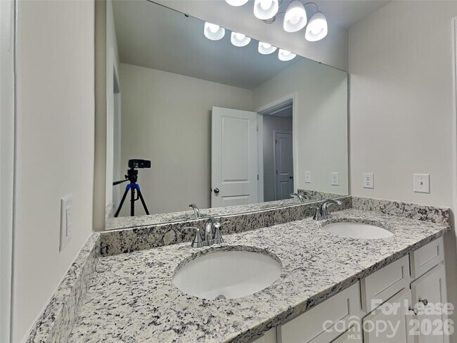 Building Photo - 123 Halesworth Rd