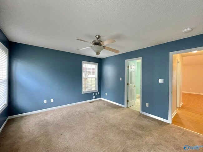 Building Photo - 186 Hollington Dr NE