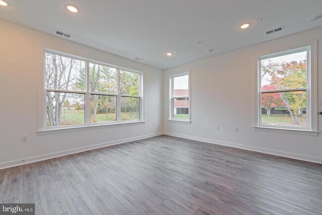 Building Photo - 14320 Yesler Ave