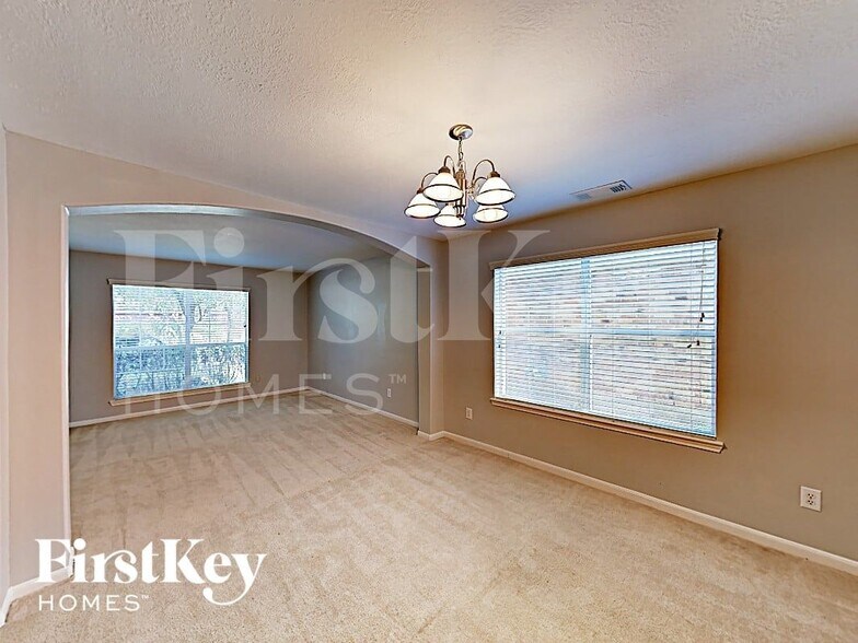 Building Photo - 15207 Green Whisper Dr