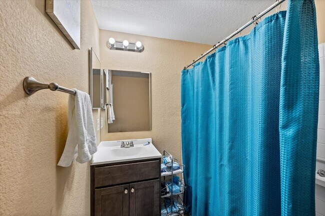 Building Photo - 2823 Avenue Q