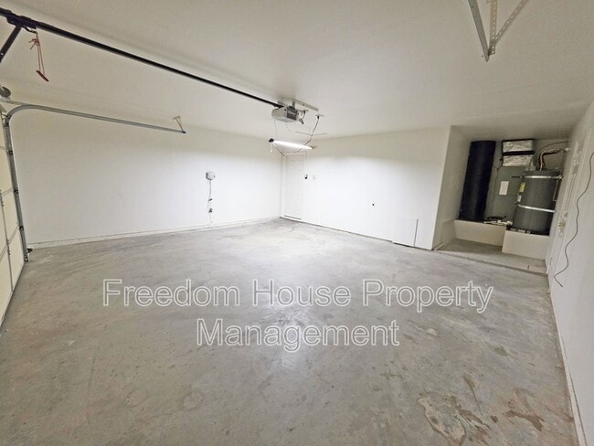 Building Photo - 2250 S Ambush St