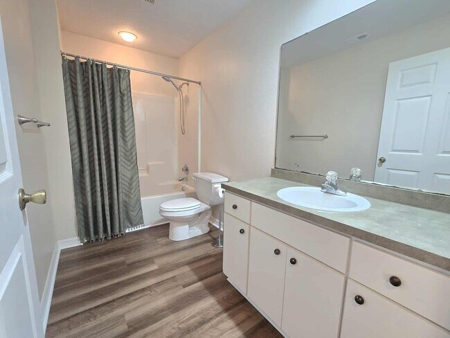 Building Photo - Beautifully Updated Home in Central Bartow...