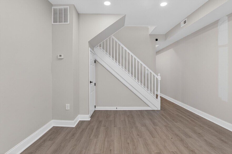 Building Photo - 1108 S Carey St